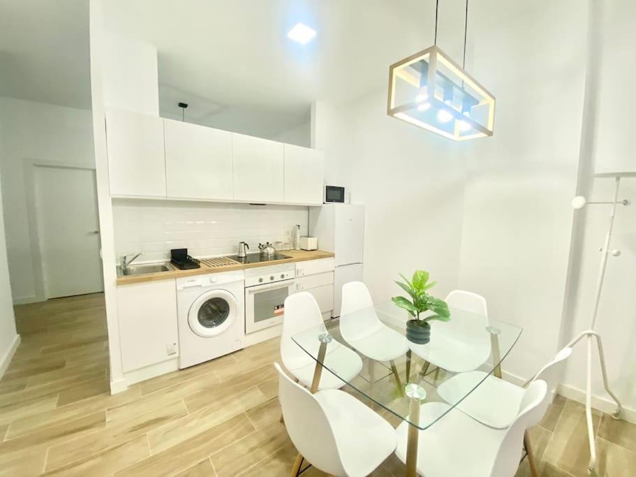 Puente Praga Aparment Apartment Madrid Luaran gambar